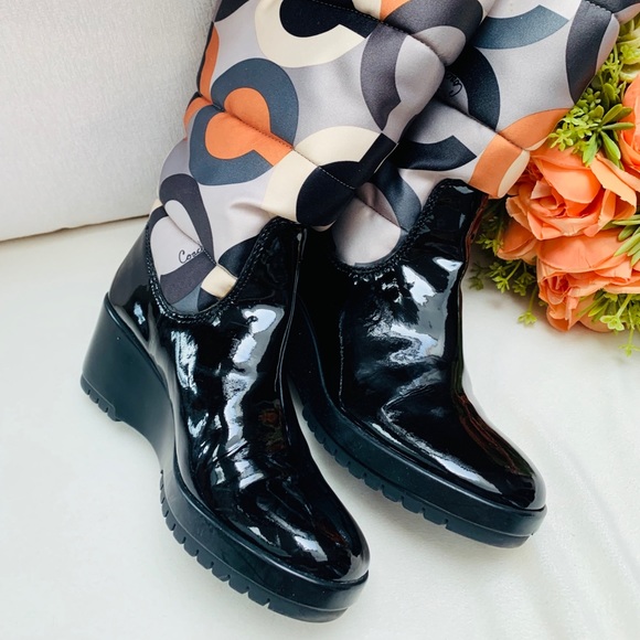 Coach Charm Signature Logo Winter Puffer B… - Picture 6 of 8